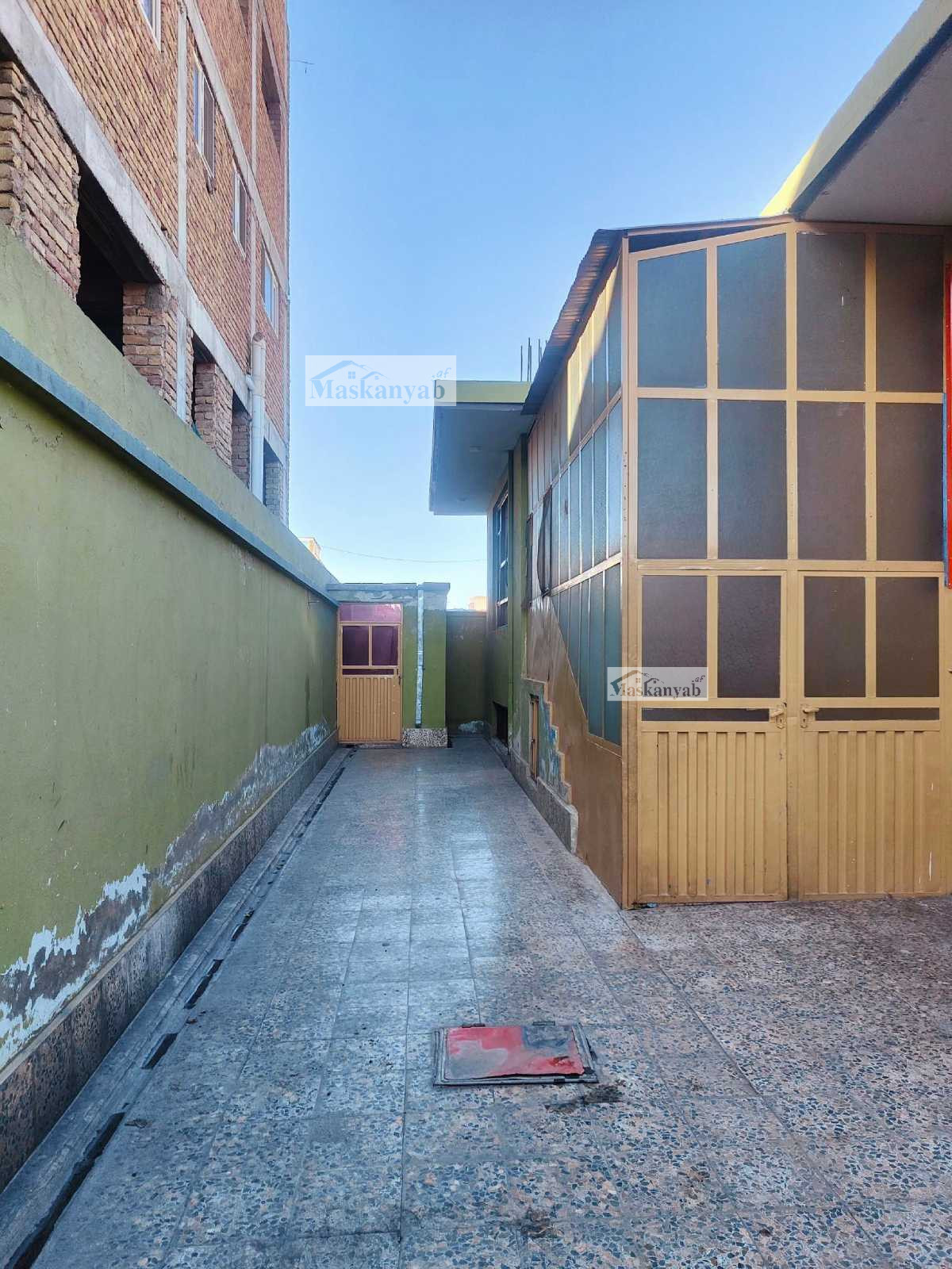 Five-room house for sale next to the Hawza 7