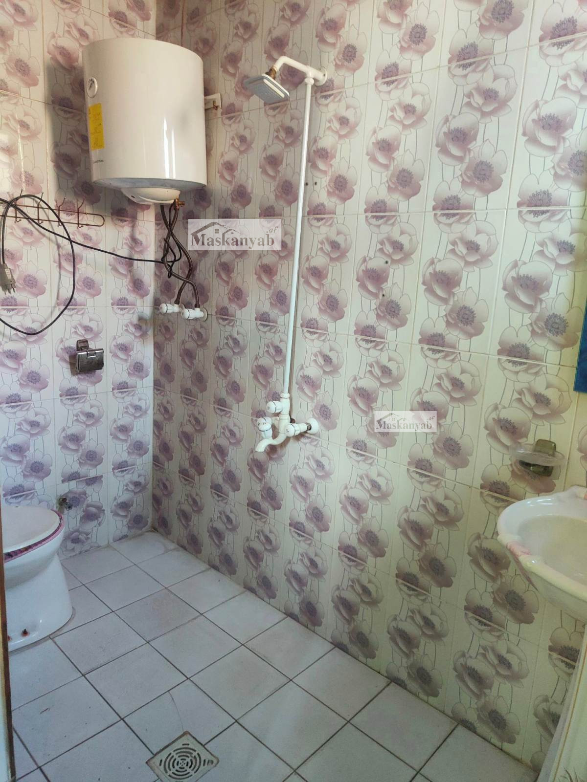 Five-room house for sale next to the Hawza 7