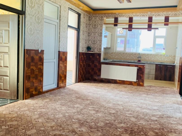 Four-room apartment for sale on 4th Street of Taimani