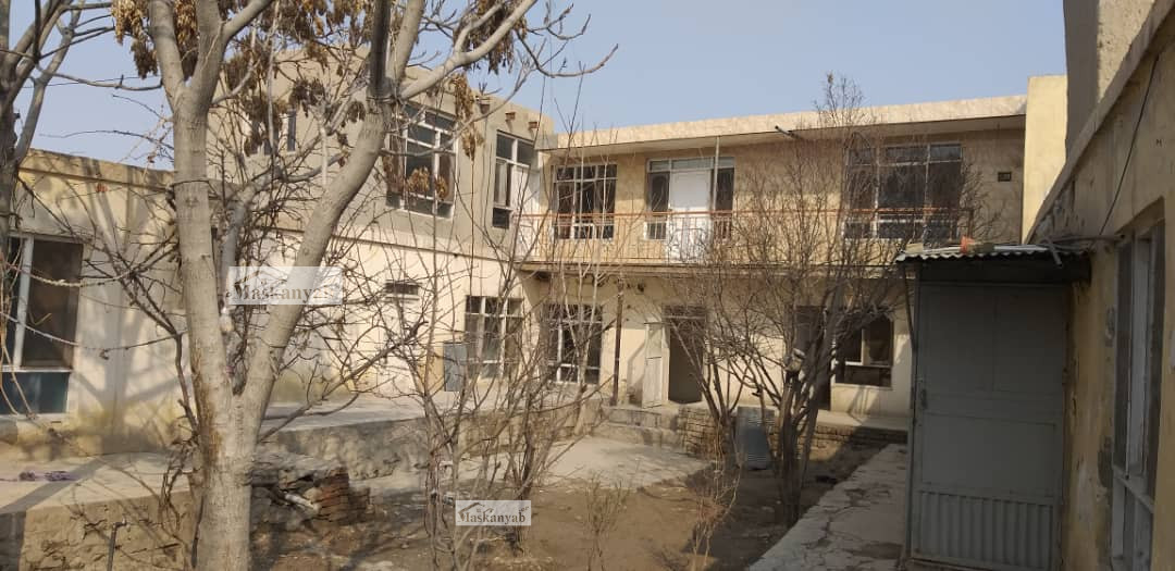 10 rooms house for rent in Shaheed Hangara Square