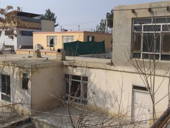 10 rooms house for rent in Shaheed Hangara Square