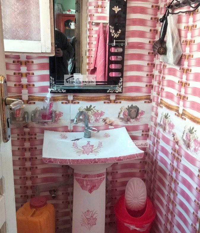 Eight-room house for mortgage in Karte New
