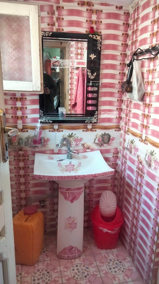 Eight-room house for mortgage in Karte New