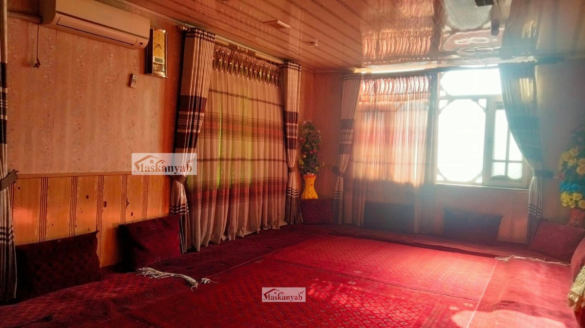 Eight-room house for mortgage in Karte New
