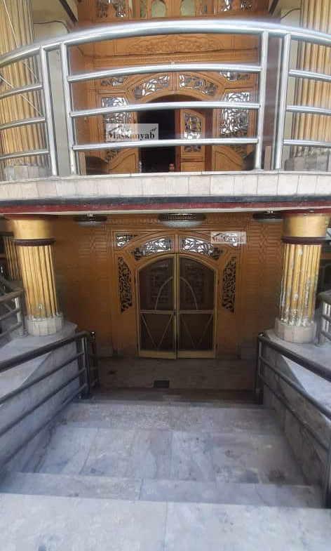 Three-and-half-floor house for rent in Taimani Project