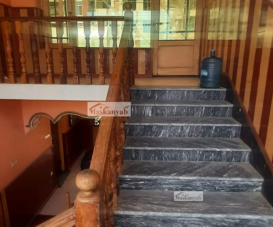 Three-and-half-floor house for rent in Taimani Project