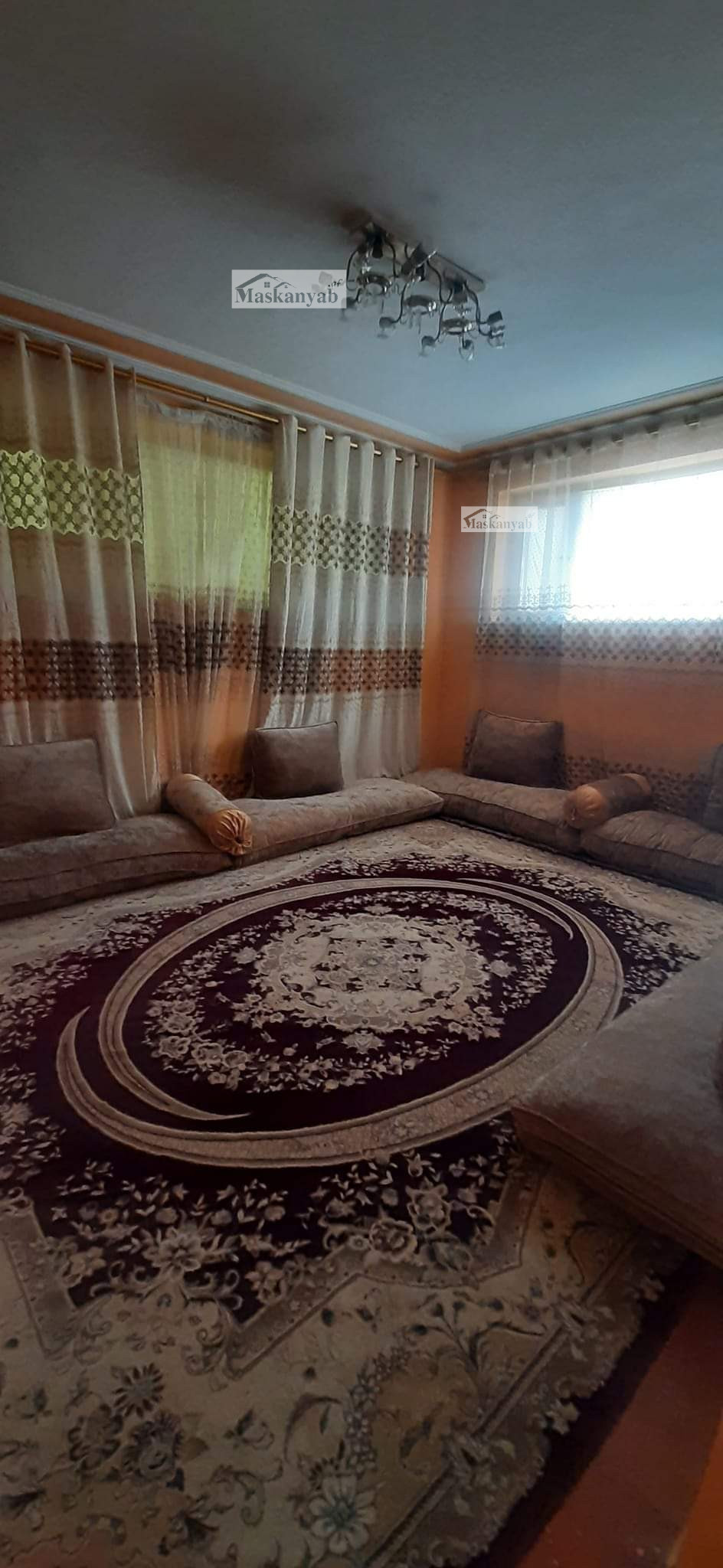 Three-and-half-floor house for rent in Taimani Project