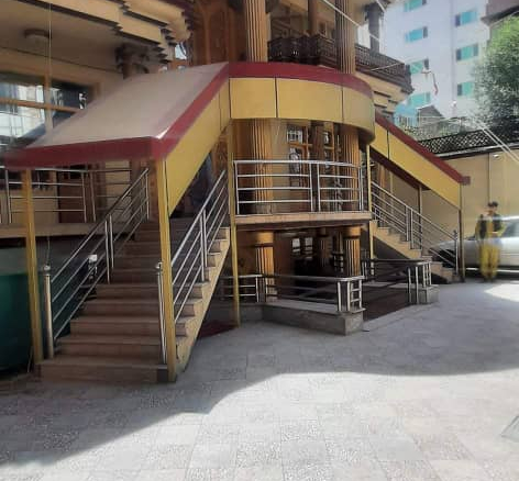 Three-and-half-floor house for rent in Taimani Project