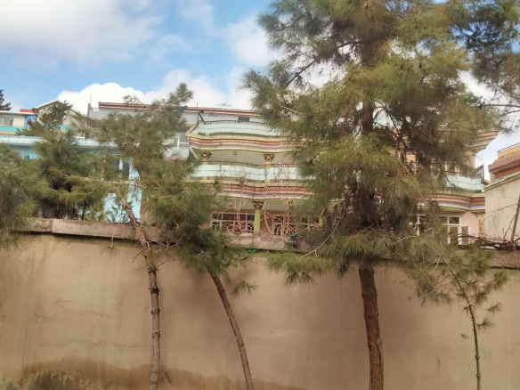 Three-floor house for mortgage in Karte New