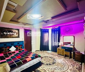 یک باب آپارتمان سه (۳) اطاقه فروشی در توین تاور / چهار راهی پروان ۲ مجهز با ایرکندیشن و مرکز گرمی مساحت: ۱۳۰ مترمربع آب شرین مجهز با لفت فعال ۲۴ ساعته دو بالکن آشپزخانه اوپن پارکینگ موتر مجهز با سیستم امنیتی و کمره امنیتی برای جزییات بیشتر خانه بالای لینک زیر کلیک کنید