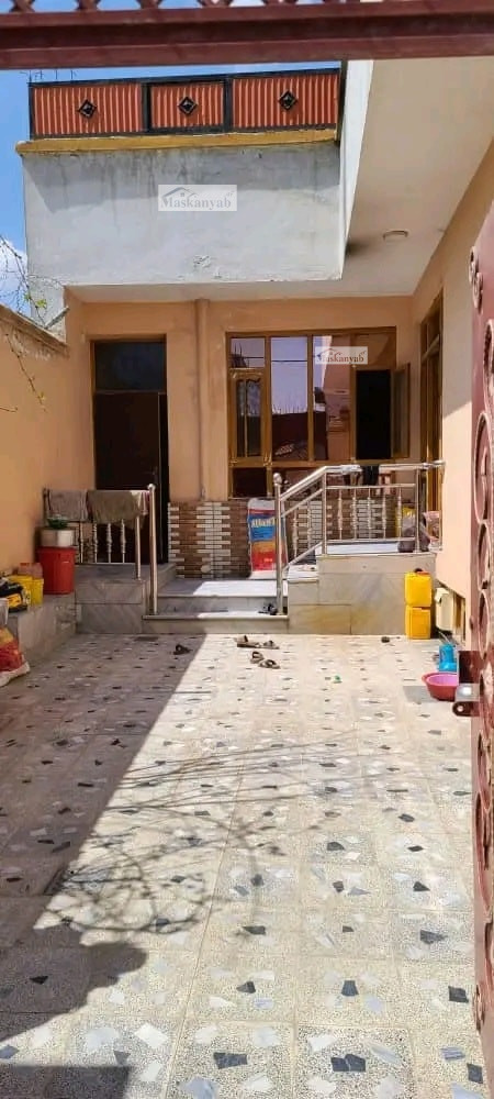 House for sale between Asp ha Square and Sara-e Shamali