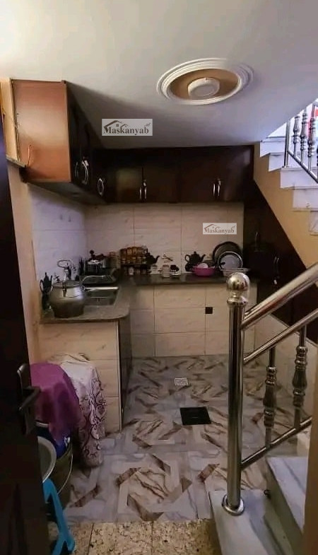 House for sale between Asp ha Square and Sara-e Shamali