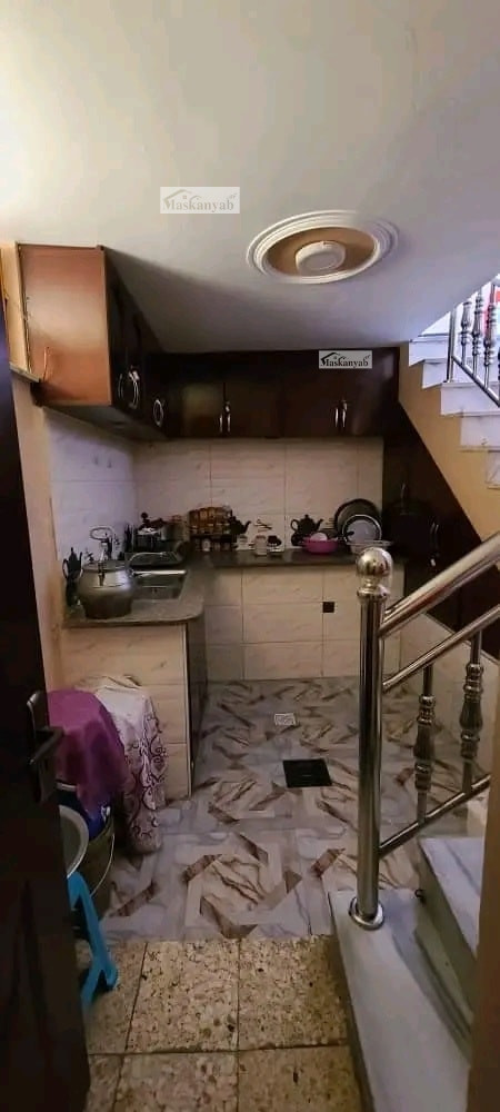 House for sale between Asp ha Square and Sara-e Shamali
