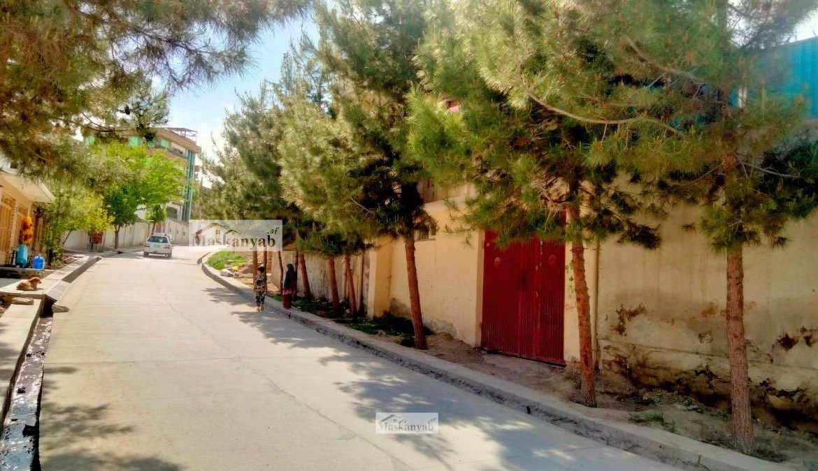 Five-room house for sale in Karte New