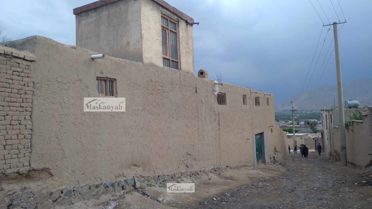 Five-room house for sale urgently in District 7