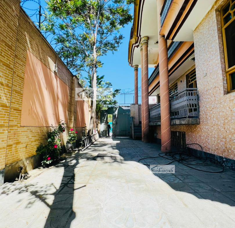 Four-floor house for rent in Old Taimani