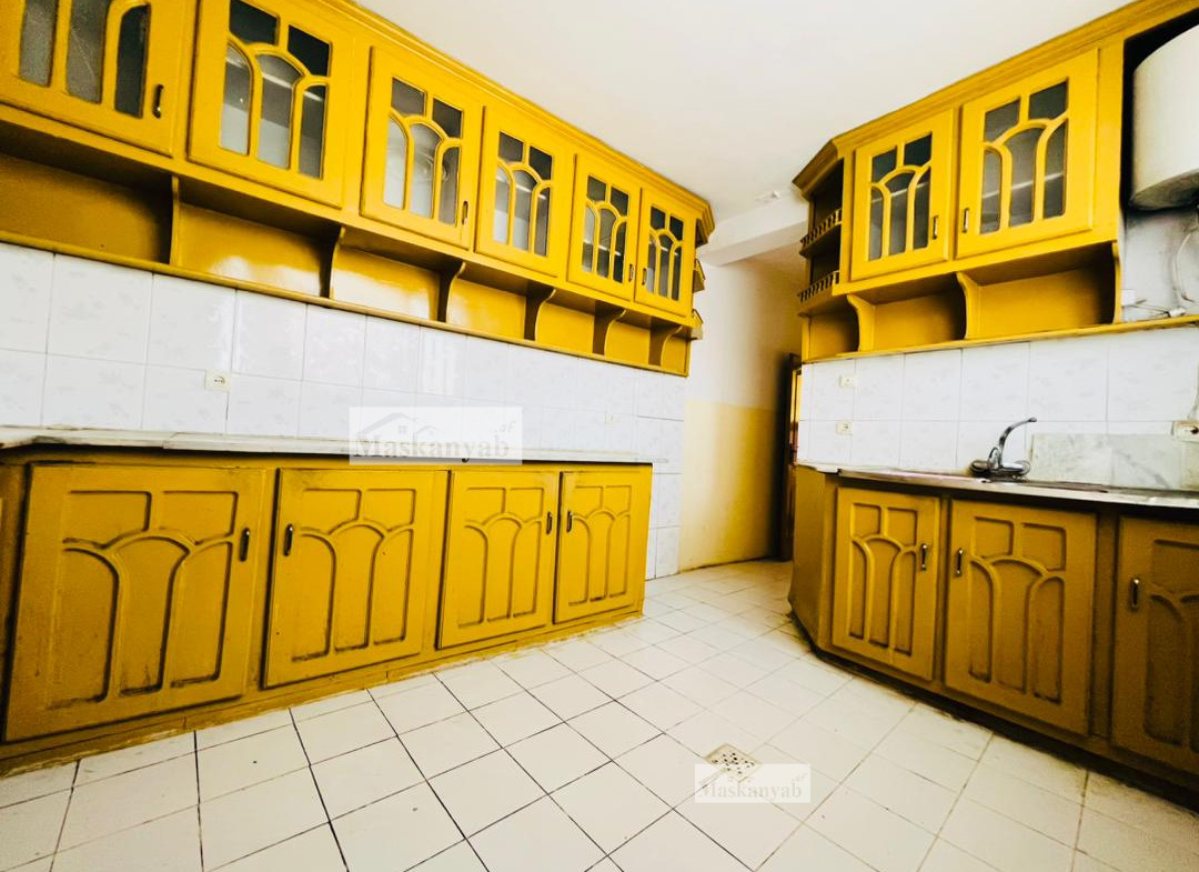 Four-floor house for rent in Old Taimani