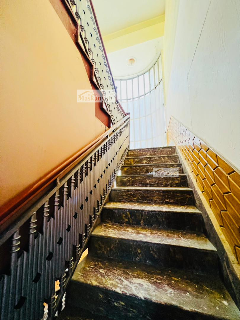 Four-floor house for rent in Old Taimani