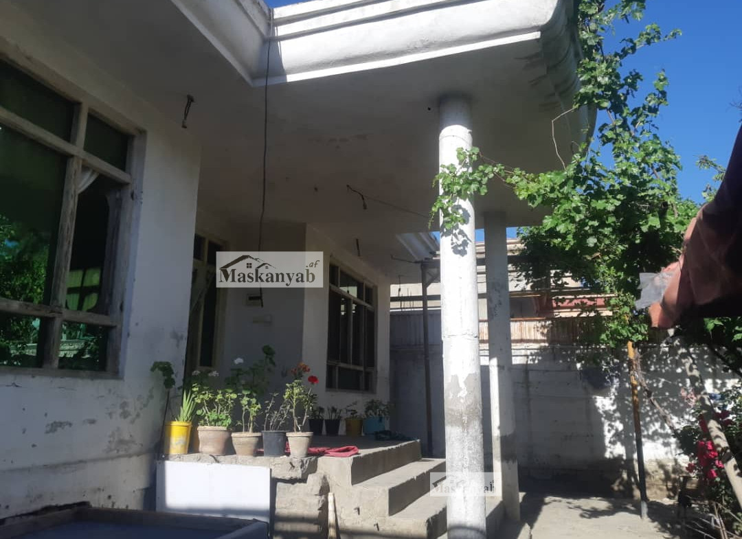 Four-room house for sale in District 15, Qasaba