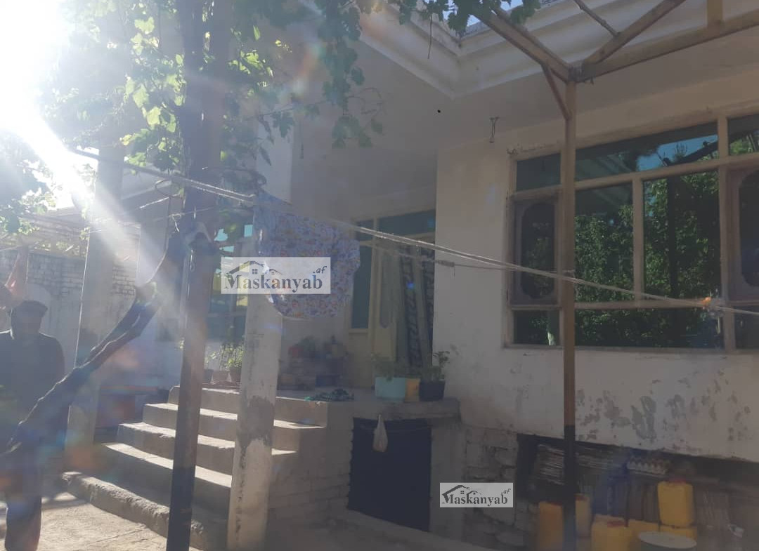 Four-room house for sale in District 15, Qasaba