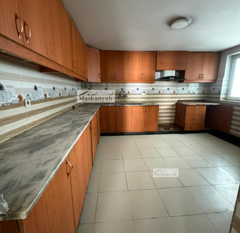 Nine-room house for rent in Wazir Akbar Khan