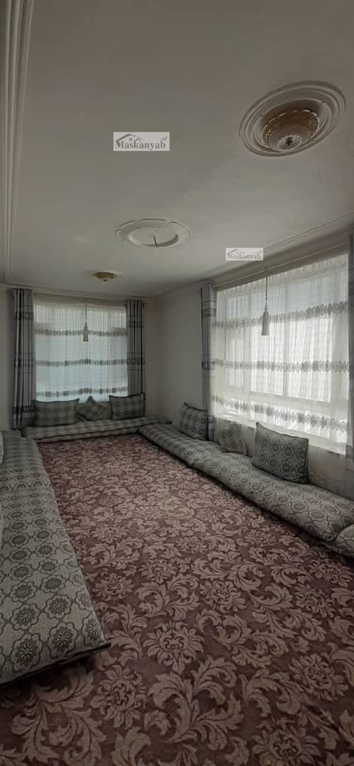 Seven-room house for sale in District 7