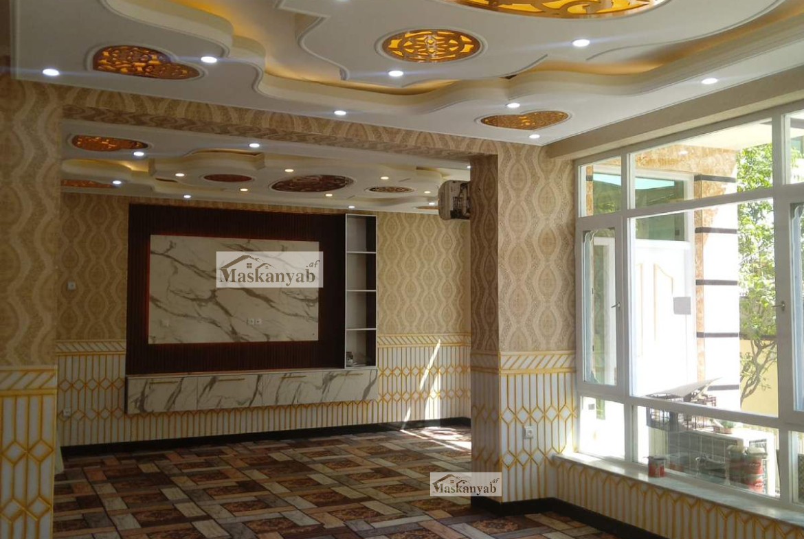Three-and-half-floor house for sale in Traffic Square