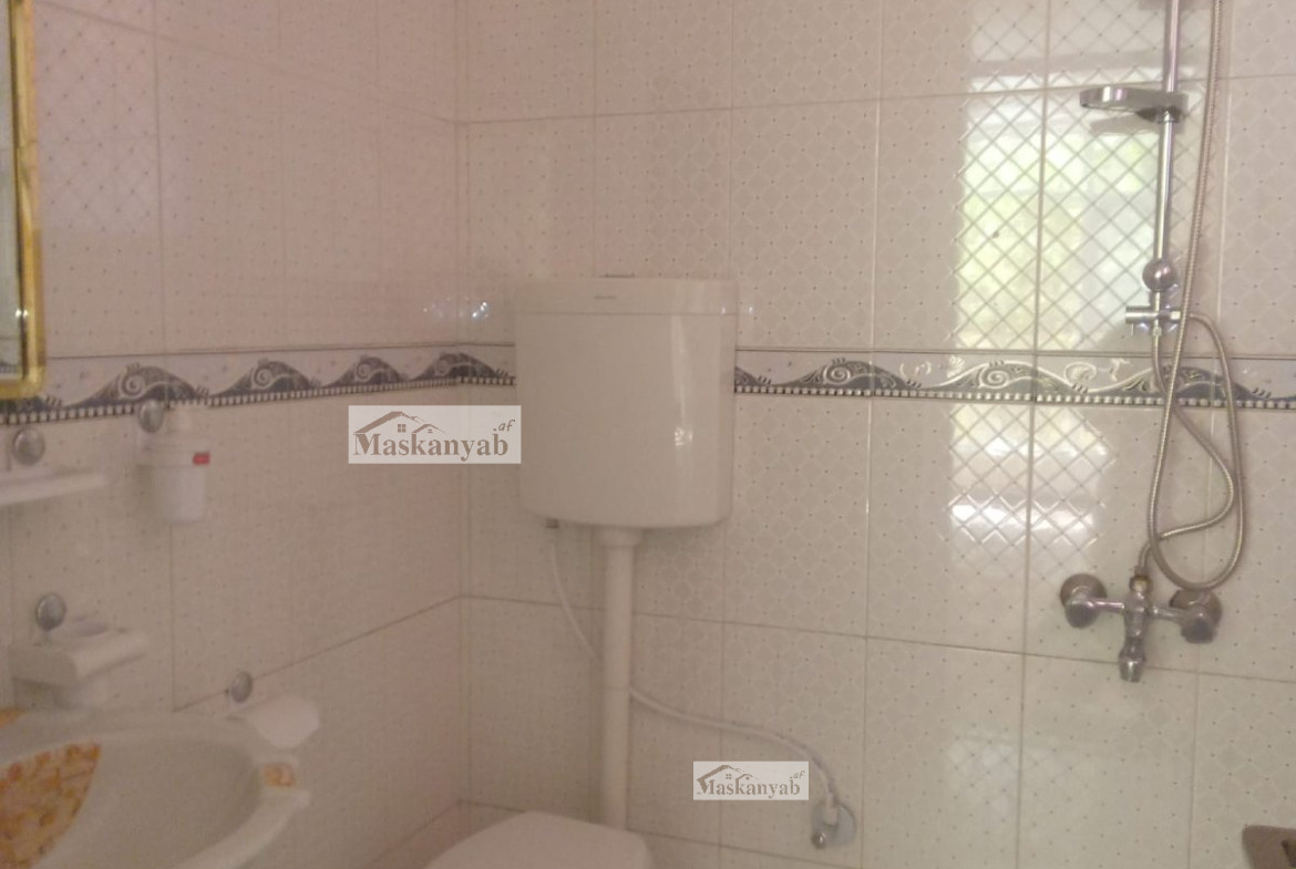 Three-and-half-floor house for sale in Traffic Square