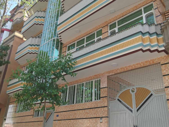 Three-and-half-floor house for sale in Traffic Square