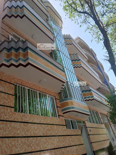 Three-and-half-floor house for sale in Traffic Square