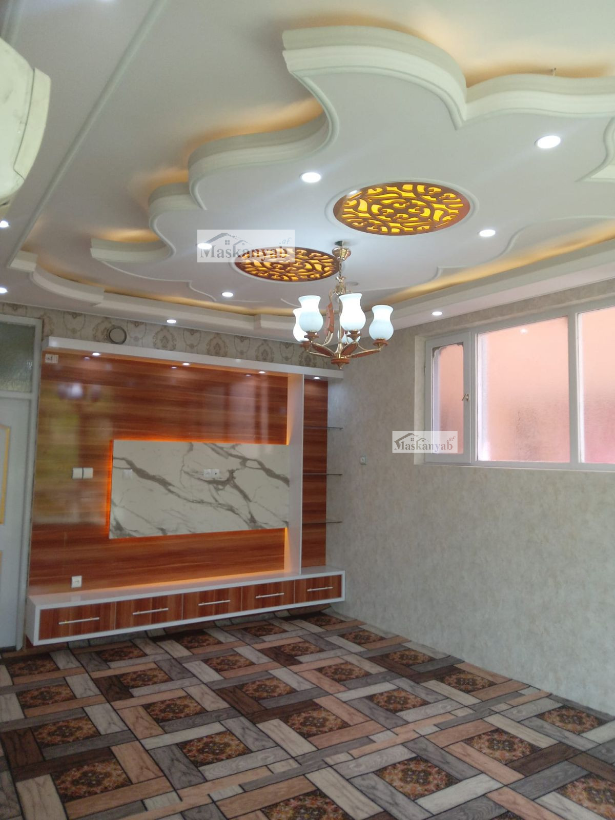 Three-and-half-floor house for sale in Traffic Square