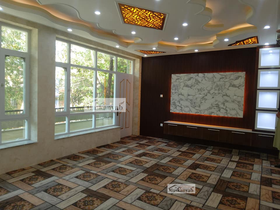 Three-and-half-floor house for sale in Traffic Square