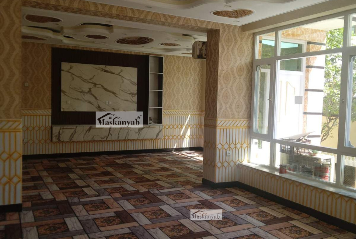 Three-and-half-floor house for sale in Traffic Square