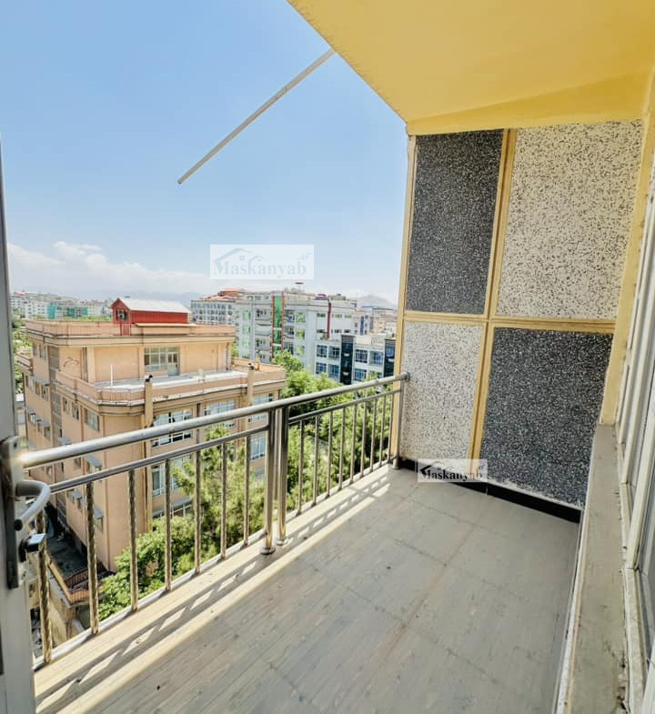 Four-room apartment for sale between the 4th and 5th Street