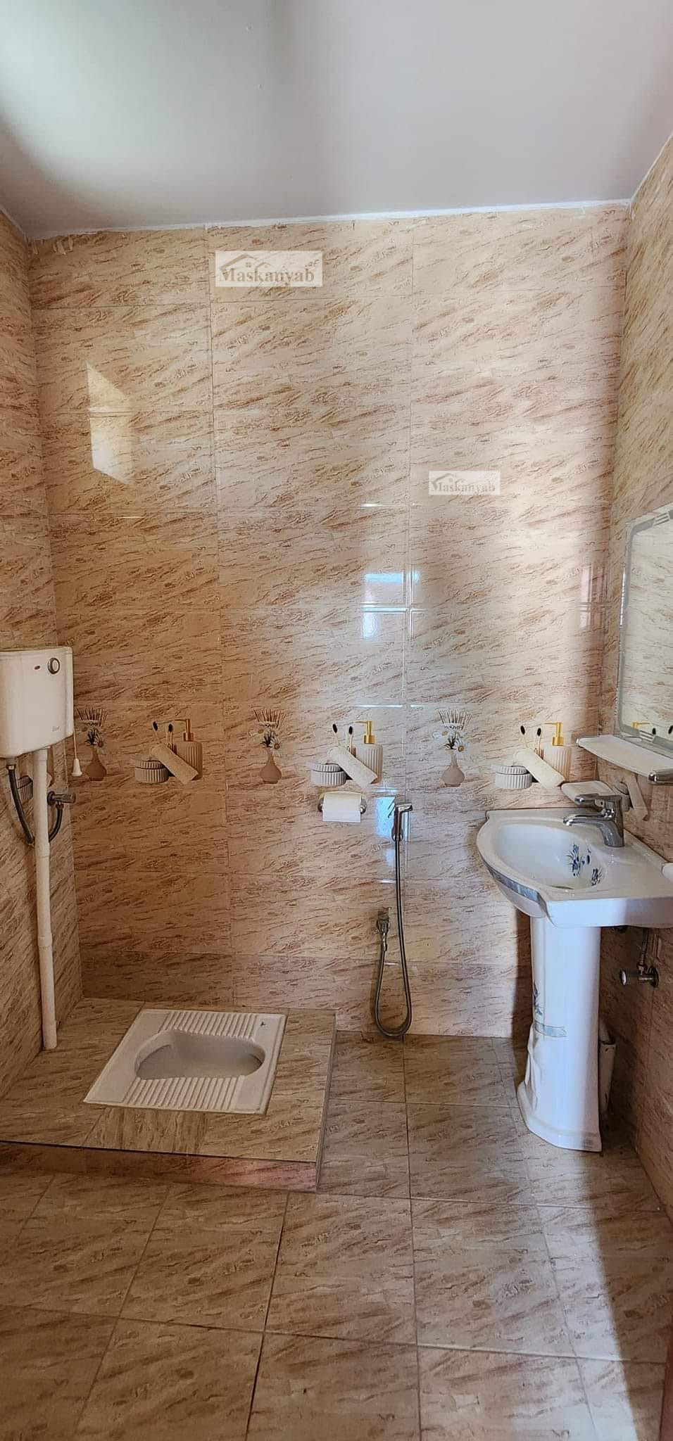 Two-floor house for sale in Pol-e Hassan, District 7