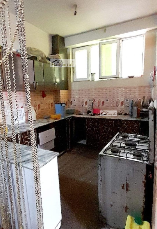 Four-room apartment for sale in Hotel Parwan Road, Kabul