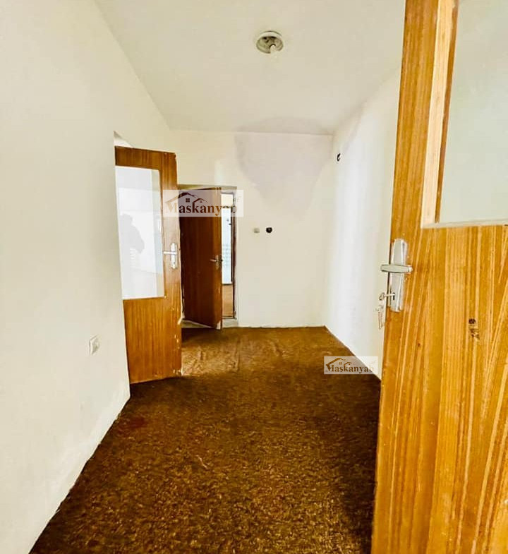 Seven-room house for rent in Shahr-e New, Kabul