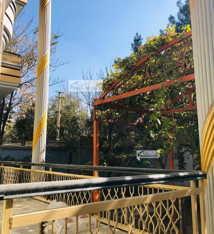 Three and half-floor house for sale between Horse crossroad and Hotel parwan, Kabul