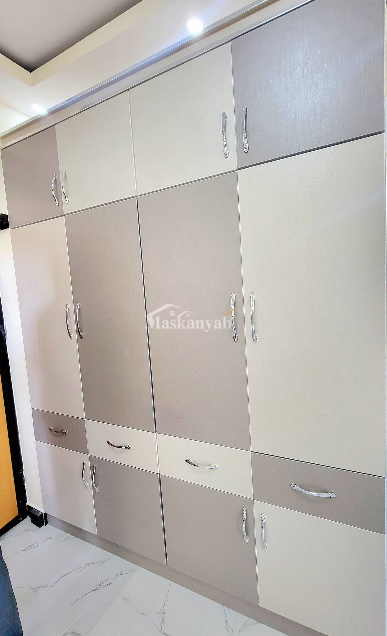 Four-room apartment for sale in Taimani Project, Kabul
