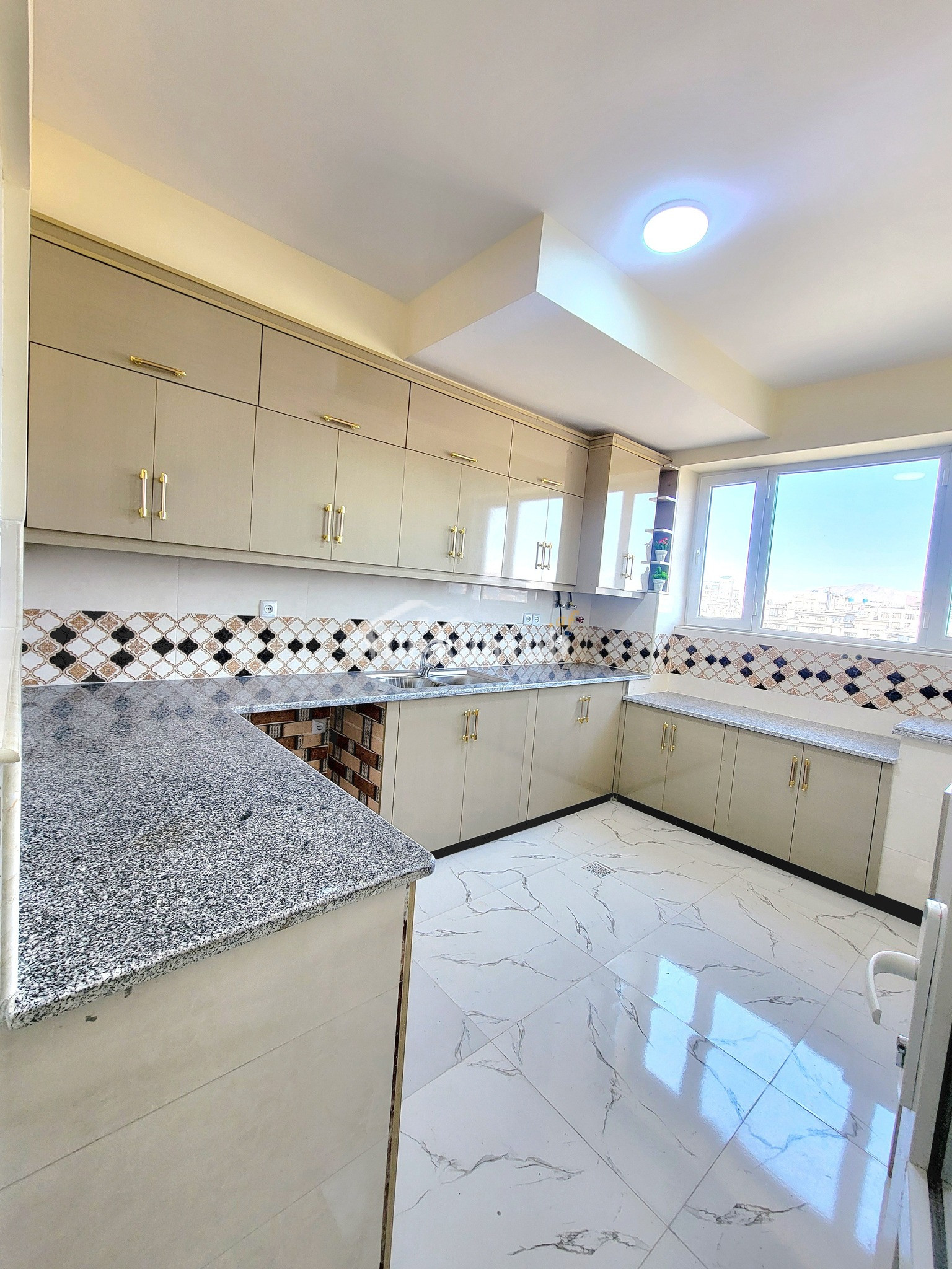 Four-room apartment for sale in Taimani Project, Kabul