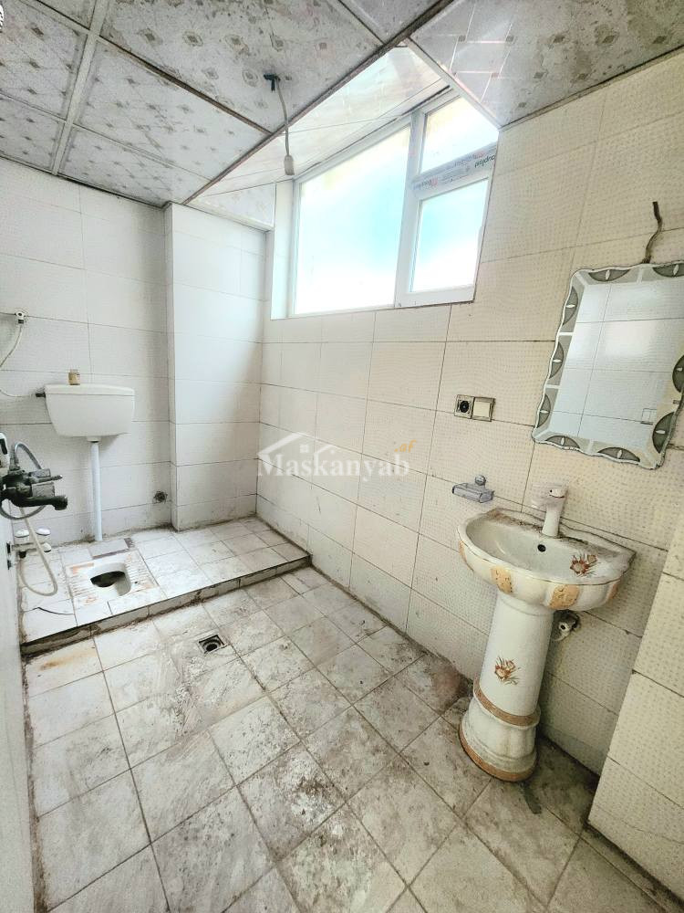 Three-room apartment for sale in 5th street of Taimani Project