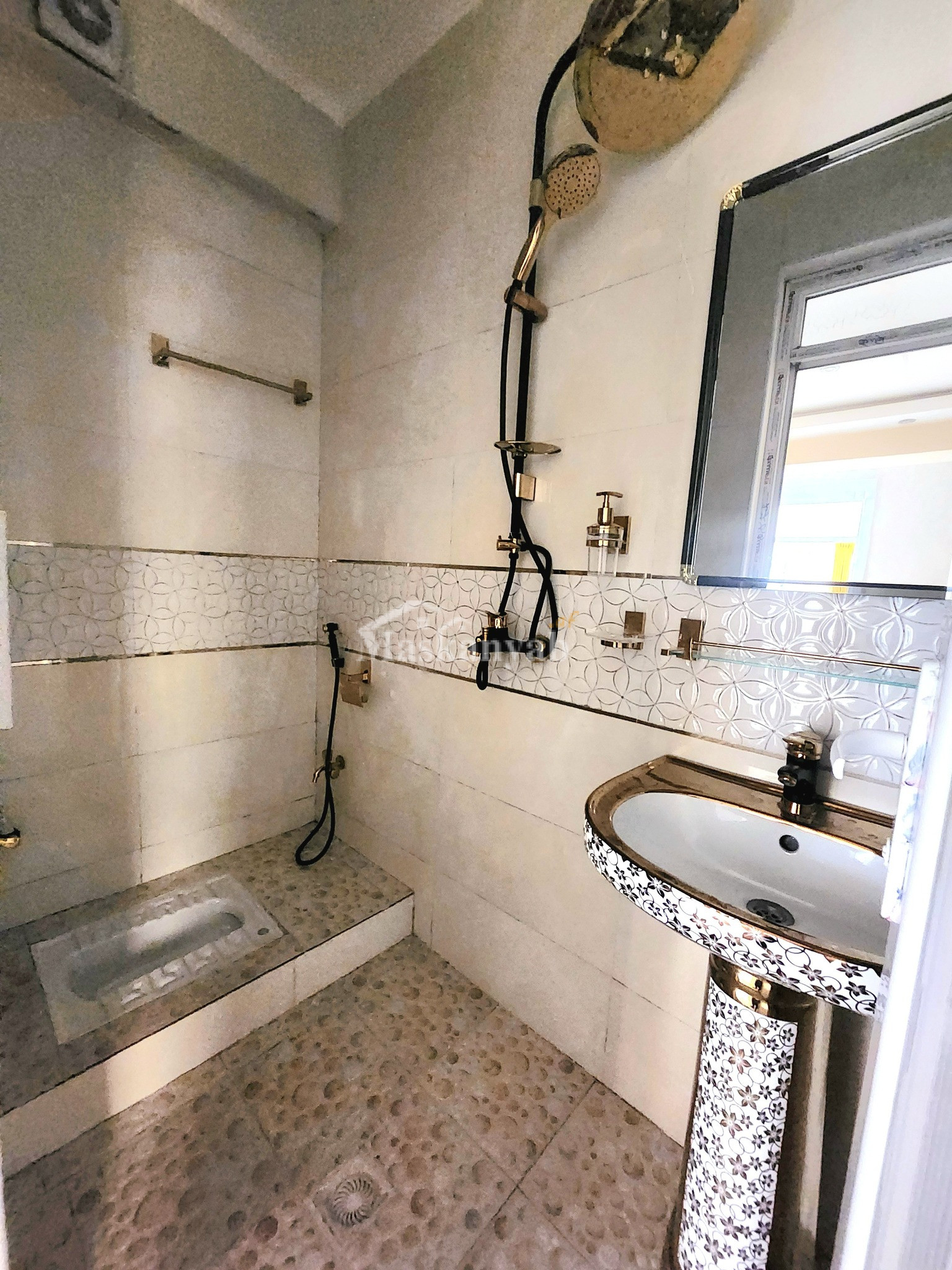 Three-room apartment for sale in Qala-e-Fathullah, Kabul